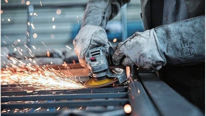 Entre Ríos apenas pudo escapar de la caída en octubre del sector metalúrgico