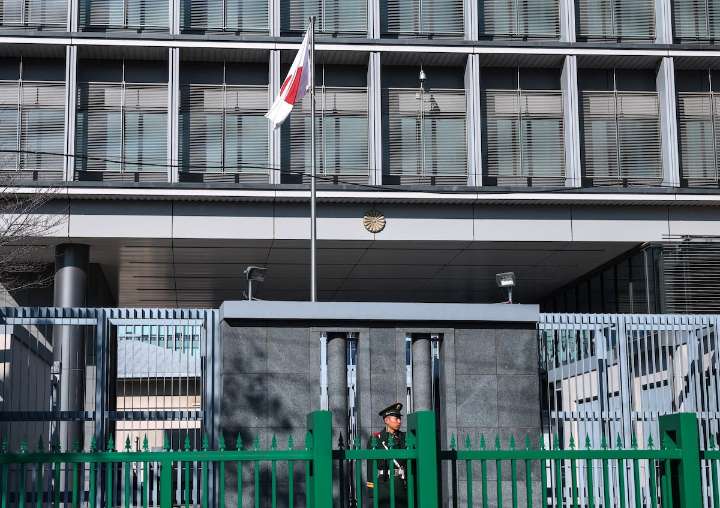 Japón emite una alerta de “seguridad” para sus ciudadanos en China ante la disputa diplomática