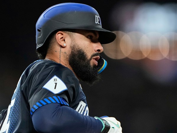 Gleyber Torres among record 4 to accept qualifying offers