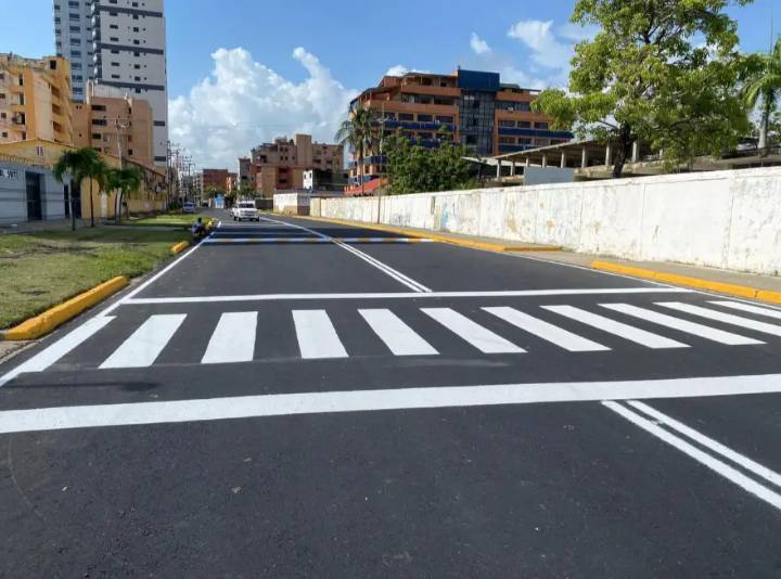 Más de 8 mil toneladas de asfalto han sido aplicadas en Tucacas