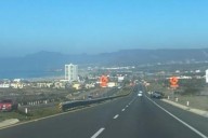 Tiraron a un hombre en la carretera. Estaba vivo