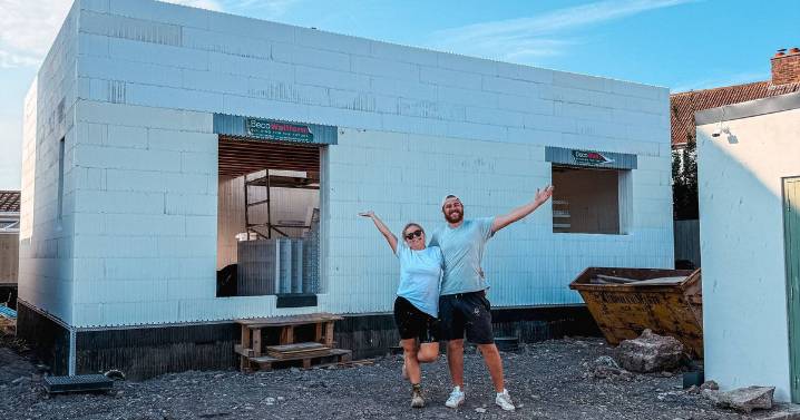 'We're building our house from polystyrene and it's saving us £100,000'