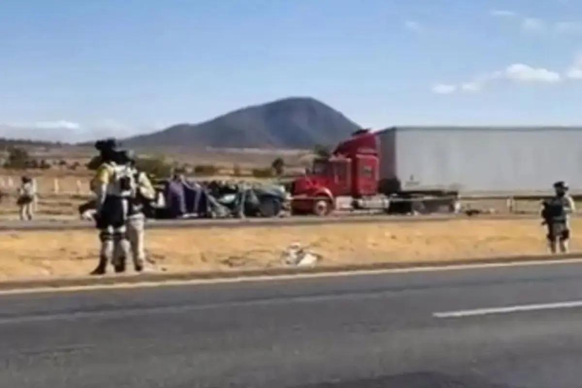 Accidente vehicular en Salamanca, Guanajuato, deja 11 jornaleros fallecidos