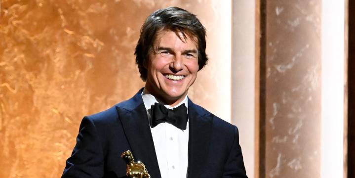 Tom Cruise Gives Emotional Honorary Oscar Speech at 2025 Governors Awards