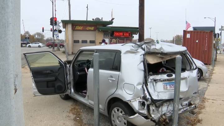 Rush hour car crash leads to collision with Metra train in Chicago