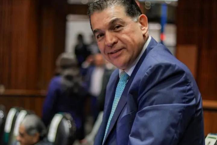 Rubén Muñoz emerge como el “caballo negro” en BCS