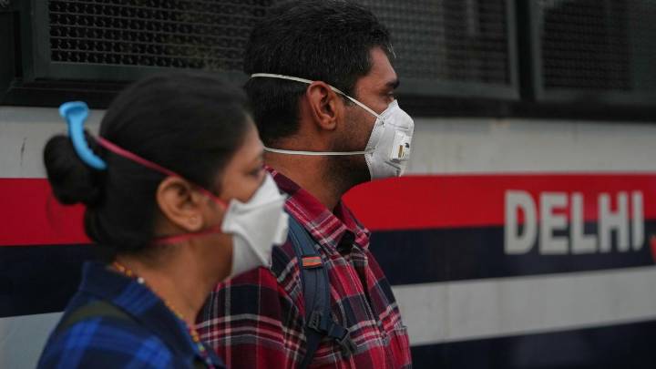 Minor relief but air quality in Delhi remains in 'very poor' category, overall AQI stands at 345