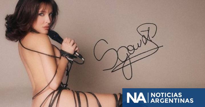 El picante look de Sofi Gonet inspirado en PopStars: sin ropa y entre cables