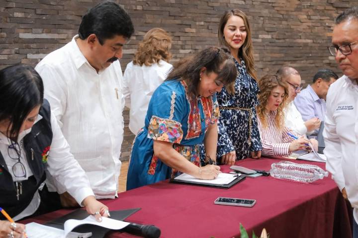 Gobierno de Texcoco firma Convenio de Prestaciones de Ley y Colaterales 2025 con el SUTEyM