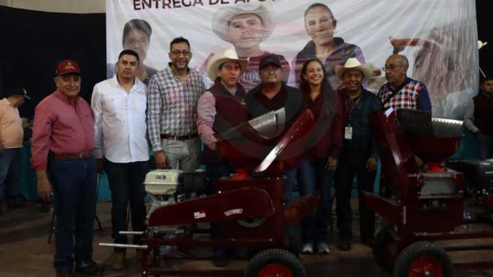 Entrega Saderh proyectos agropecuarios en Chapulhuacán y Jacala