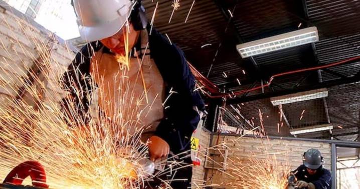 Imacec sube 3,2% en septiembre, pero economía cierra su trimestre más bajo en más de un año