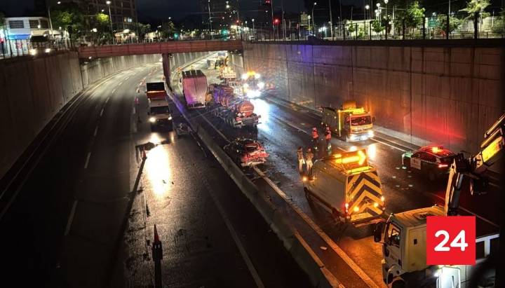 Accidente entre auto y tres camiones dejó al menos 6 heridos en Autopista General Velásquez