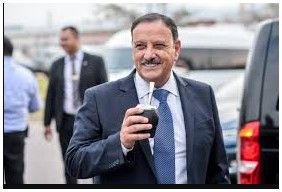 Ricardo Quintela pidió la renuncia de todo su gabinete