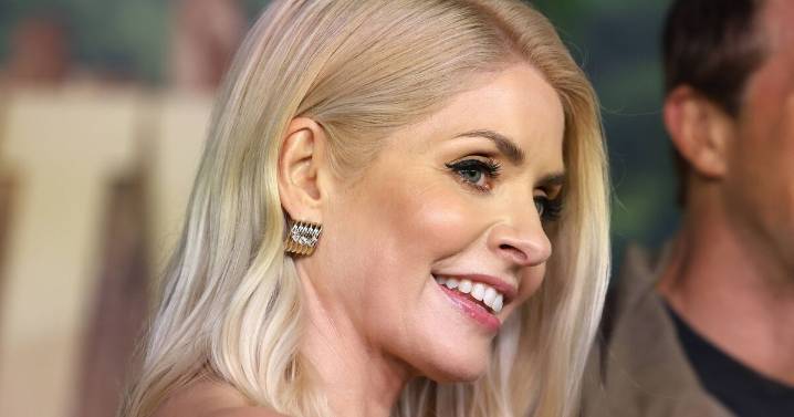 Holly Willoughby-loved makeup has shoppers in 'love'