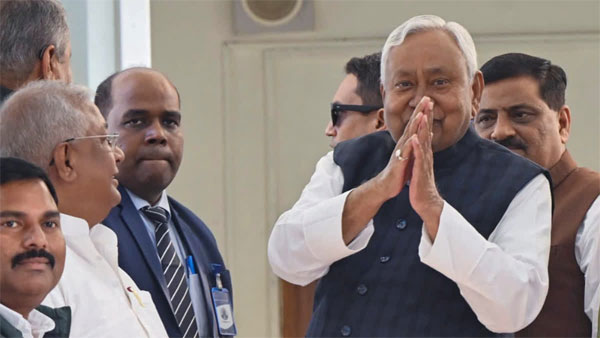 Nitish Kumar resigns, stakes claim to form new NDA government in Bihar