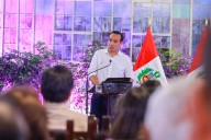 Presidente Jerí participa en ceremonia por aniversario del Cuerpo General de Bomberos