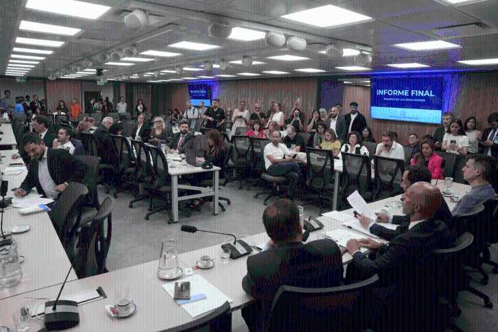 Diputados piden que el Congreso evalúe si Milei incurrió en un delito en el...