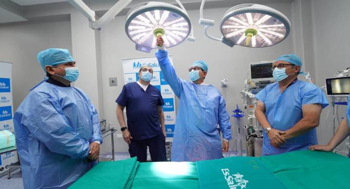 EsSalud pone en funcionamiento sala quirúrgica en Almenara para reforzar el desembalse de cirugías, habrá cirugías nocturnas