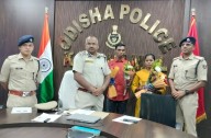 Maoist couple from Chhattisgarh surrenders before Odisha Police