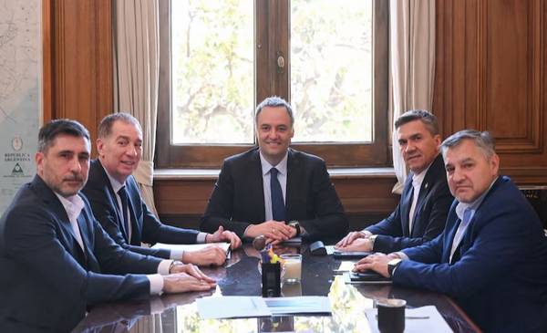 El Gobierno recibió a otros dos gobernadores en Casa Rosada y suma avales para el Presupuesto 2026
