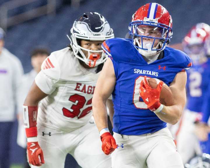 New Hartford’s star receiver breaks 2-decades-old state record, but team’s comeback thwarted by late field goal in B regionals