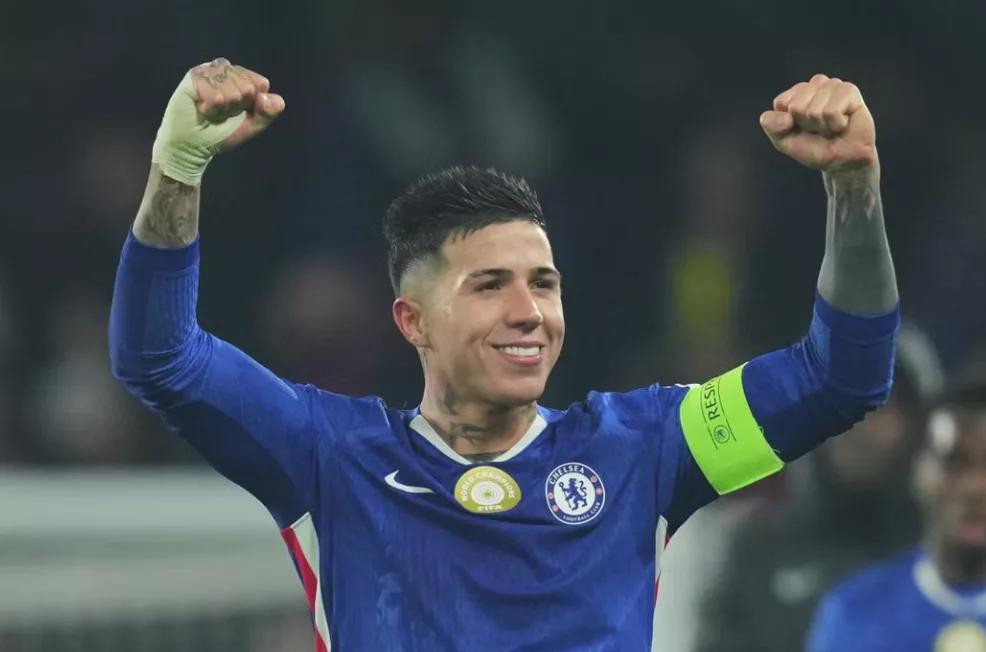 Chelsea quiere encender la lucha por el título de la Premier al recibir a Arsenal