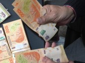 Los sectores que cobrarán bonos y aumentos en el mes de noviembre 2025