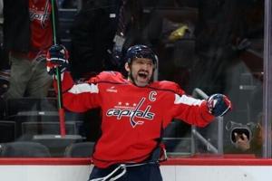 Ovechkin first to score 900 NHL goals as Capitals beat Blues