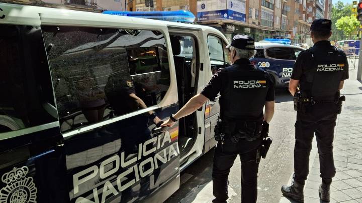 Sin papeles, sin protección y sin descanso, la Policía pone fin a un caso de abuso laboral a inmigrantes en Canarias