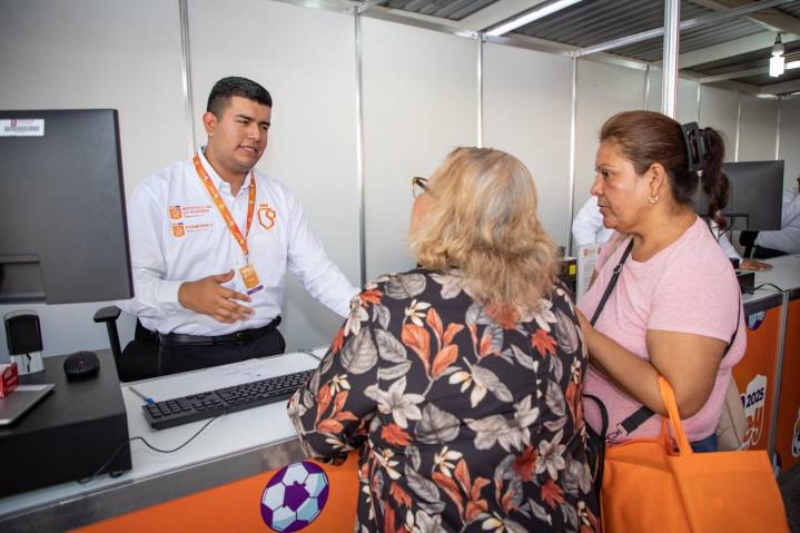 Atienden IVNL y Fomerrey a más de 1,000 usuarios en el Buen Fin