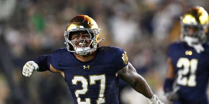 Notre Dame linebacker Kyngstonn Viliamu-Asa out for season with knee injury