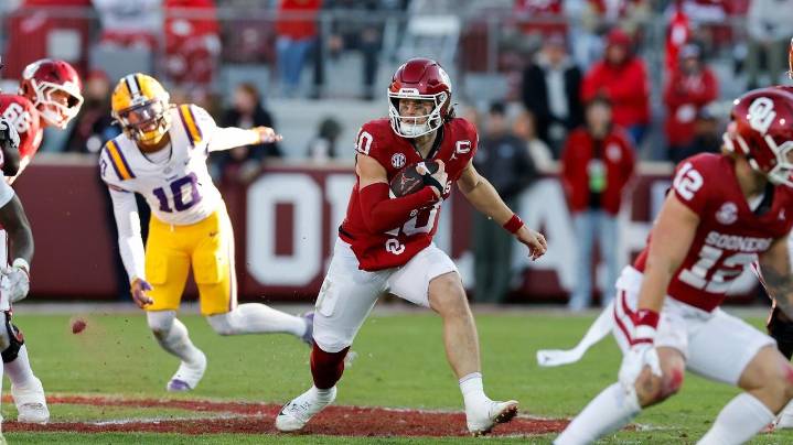 Mateer throws late TD pass, No. 8 Oklahoma beats LSU 17-13 to likely secure playoff spot