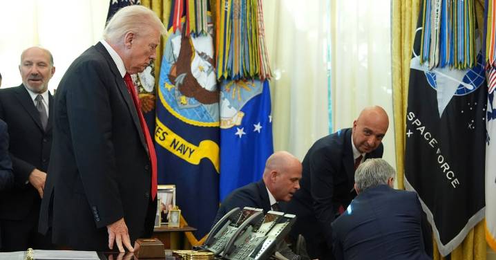 Man collapses behind Donald Trump during White House announcement