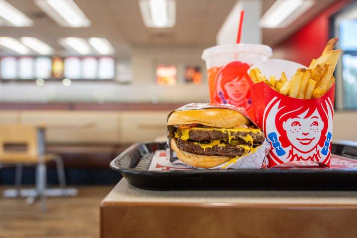 Fast Food and Chain Restaurants Open on Thanksgiving Day 2025
