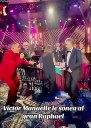 (VIDEO) Victor Manuel le sonea al gran Raphael de España