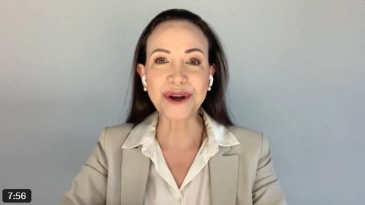 Machado percibe 'horas decisivas' para Venezuela y garantiza una transición 'pacífica'