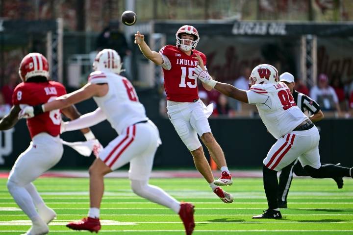 Deadspin | No. 2 Indiana uses second-half surge to thump Wisconsin
