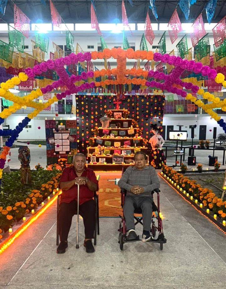 Honran a los Niños Campeones del 57 con altar de muertos