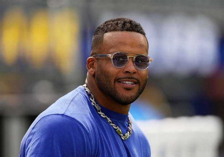 Aaron Donald returns 'right back where it started' for jersey retirement ceremony at Pitt