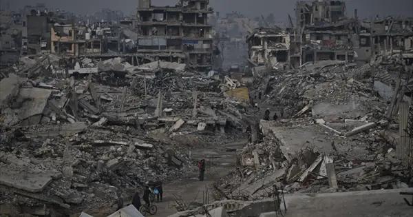 Fuerzas israelíes matan a 13 personas en redada en sur de Siria