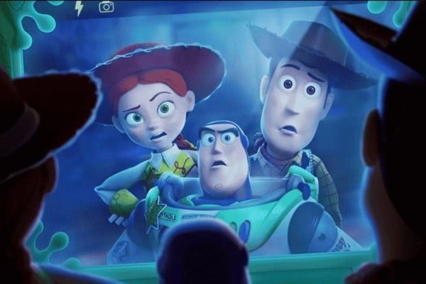 Video: Enfrentan juguetes a la tecnología en 'Toy Story 5'