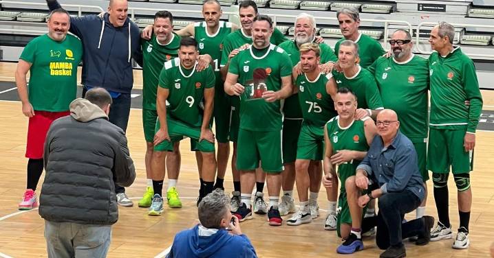 Emotivo homenaje a Carlos Cabezas en Murcia