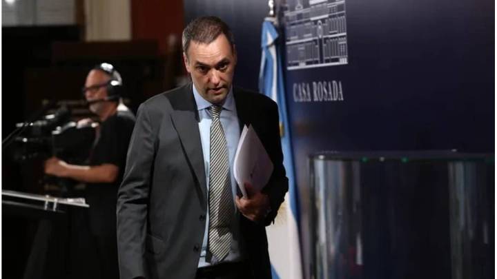 La respuesta de Manuel Adorni a Mauricio Macri: "Tal vez le jugó una mala pasada la nostalgia"