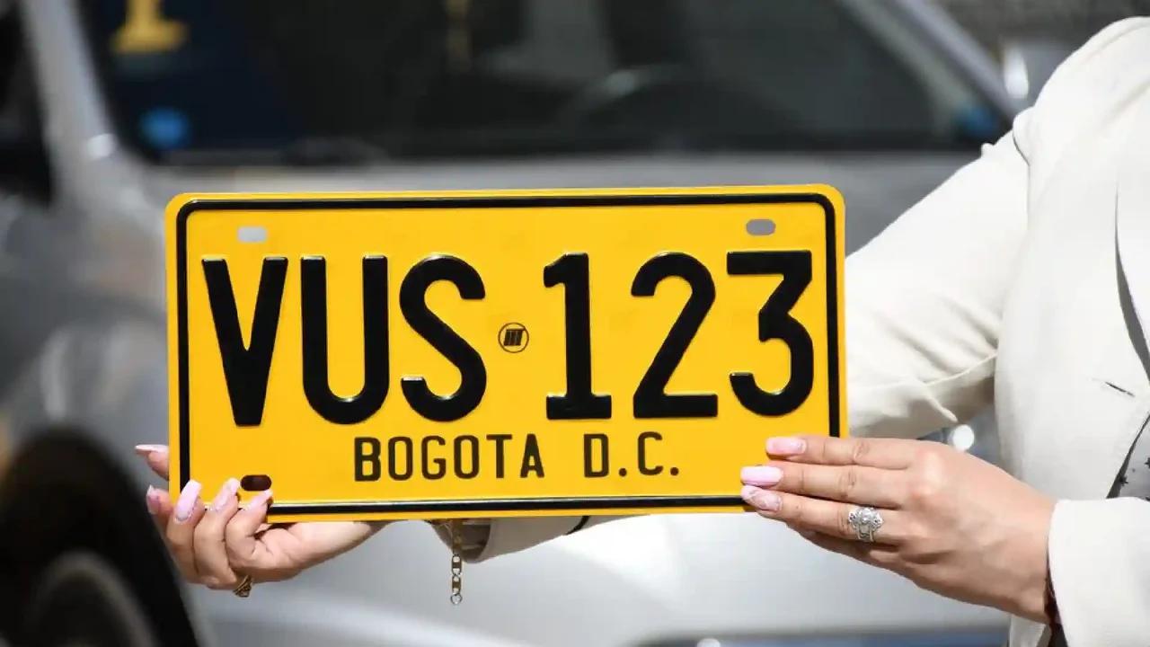 ¿Cómo trasladar la matrícula de su carro a Bogotá? Requisitos, costos y pasos en 2025
