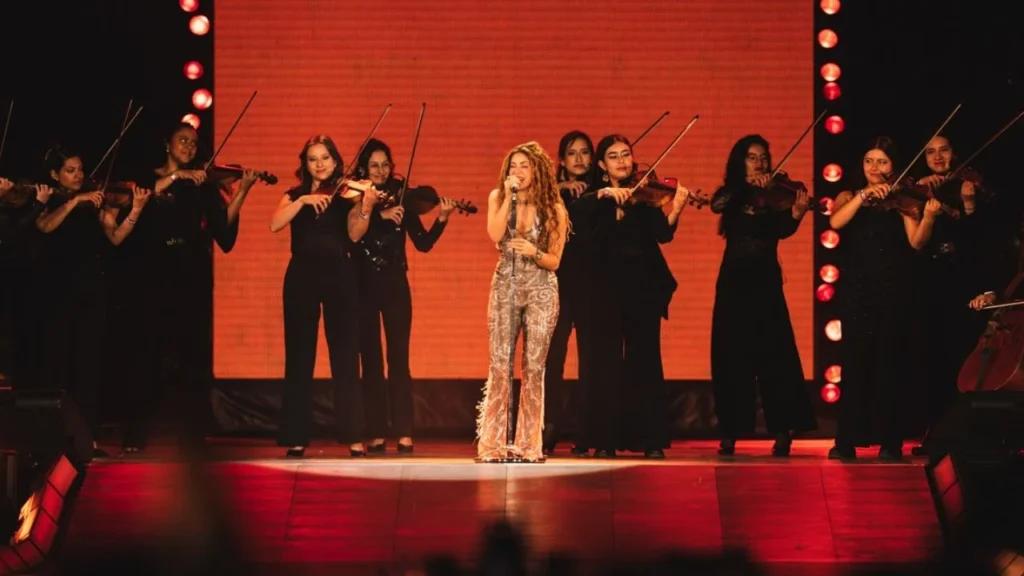 Shakira cierra su gira Las mujeres ya no lloran en Colombia