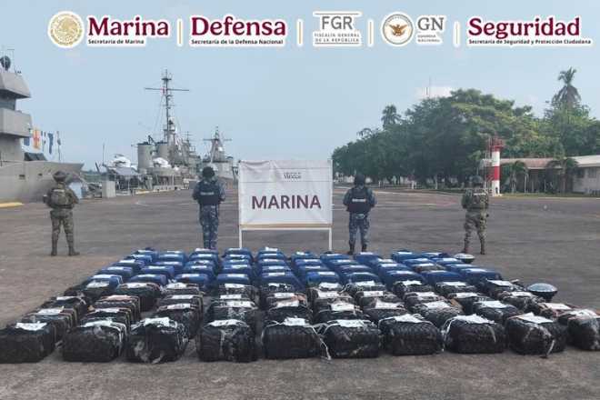 Marina asegura 2.5 toneladas de cocaína en costas de Michoacán