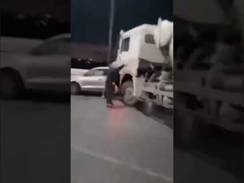 Icy Chaos: Cars and Trucks Crash in Massive Moscow Pileup #shorts