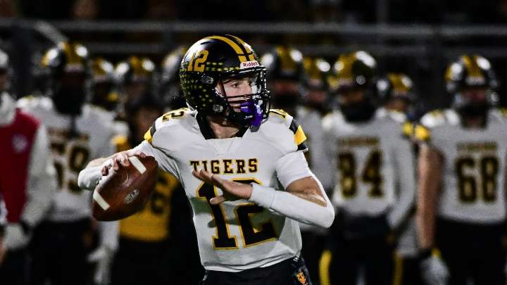 Northwestern Lehigh football returns to state semifinals as Leh passes for 5 touchdowns