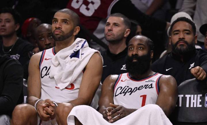 Familiar flaws hurt Clippers in loss to Lakers