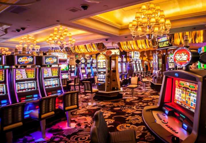 Hacienda congela cuentas a trece casinos por lavado de dinero